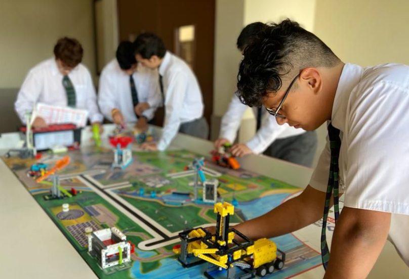 Jóvenes Chilenos Triunfan en Competencias de Robótica Internacionales